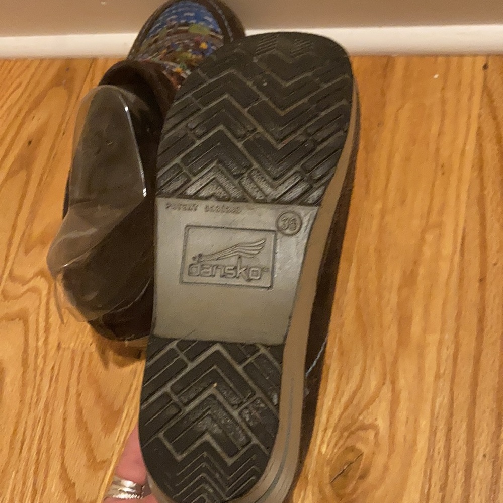 Great Condition Unique Dansko Clogs - image 5